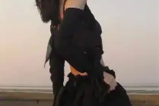香港知名演员控诉遭造谣否认拍吻戏伸舌头保留追究责任