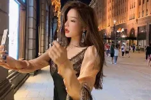 父母是清华教授因拍被前夫家暴如今再不让女儿进娱乐圈