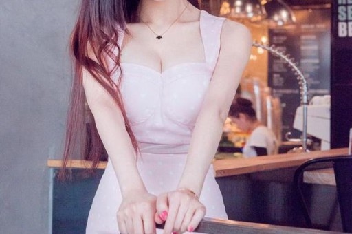 前央视主持曹晴嫁大20岁美国富豪婚后被家暴吃剩饭却不愿离婚