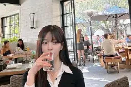 文章疑似新恋情曝光与美女约会同回住处隔天开车送美女乘高铁